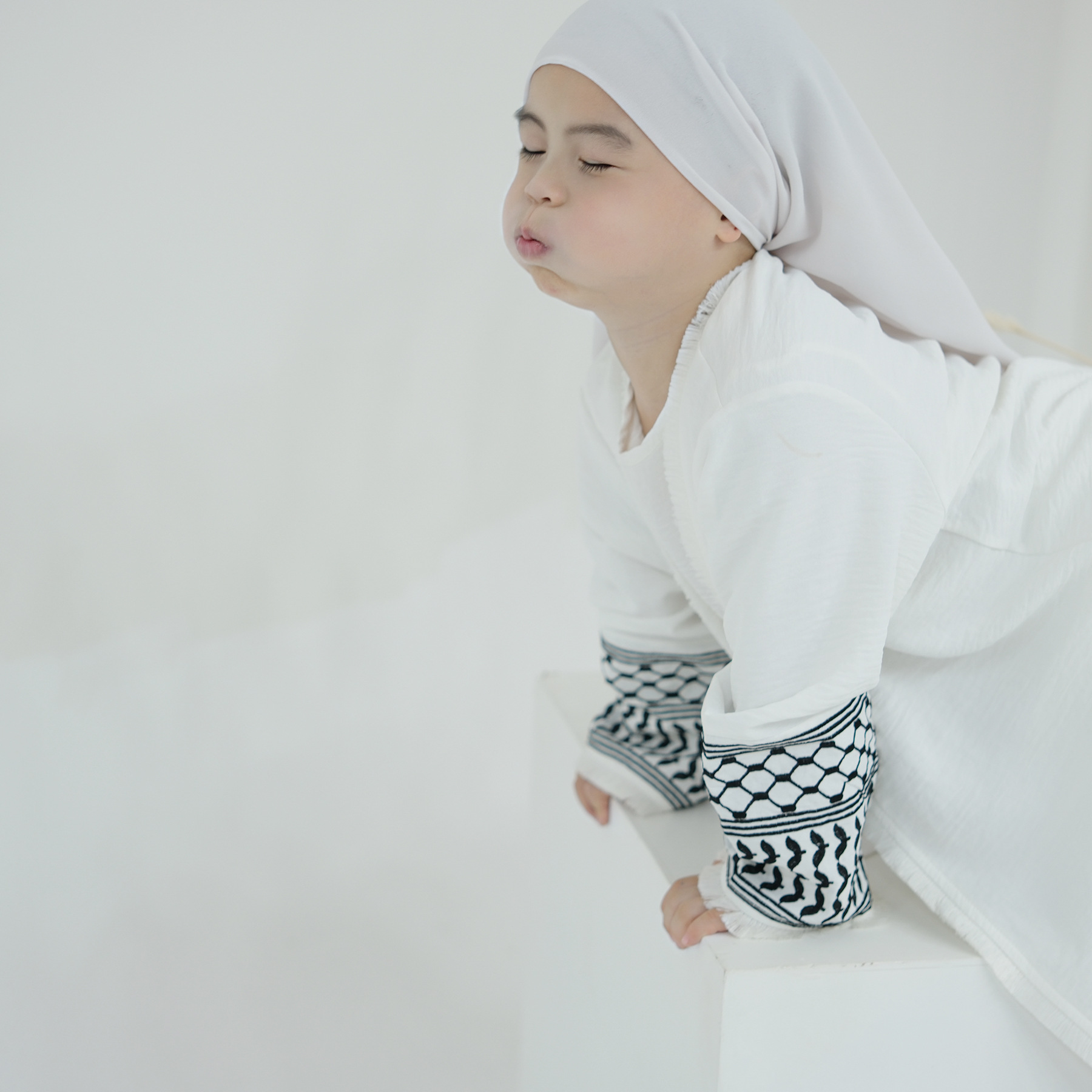 Mulheres e Crianças Bordado de - Embroidery Kebaya avaliação e preço