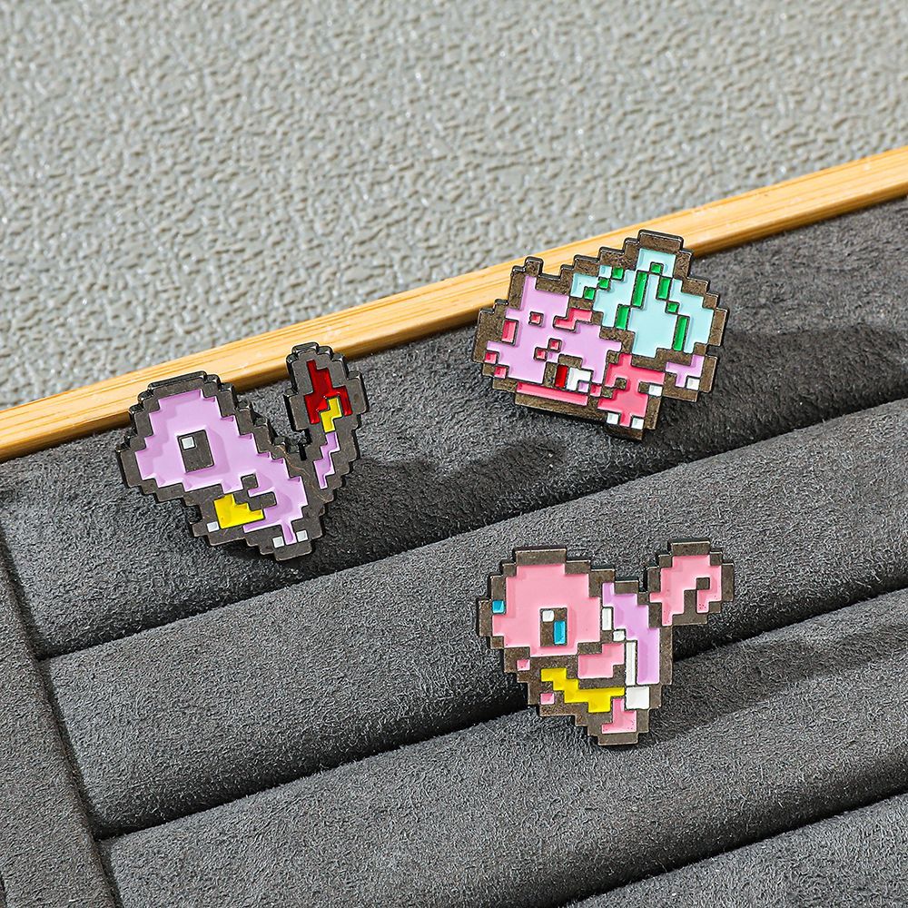 Pin de Metal Esmaltado Pokémon - Embroidery Textile avaliação e preço