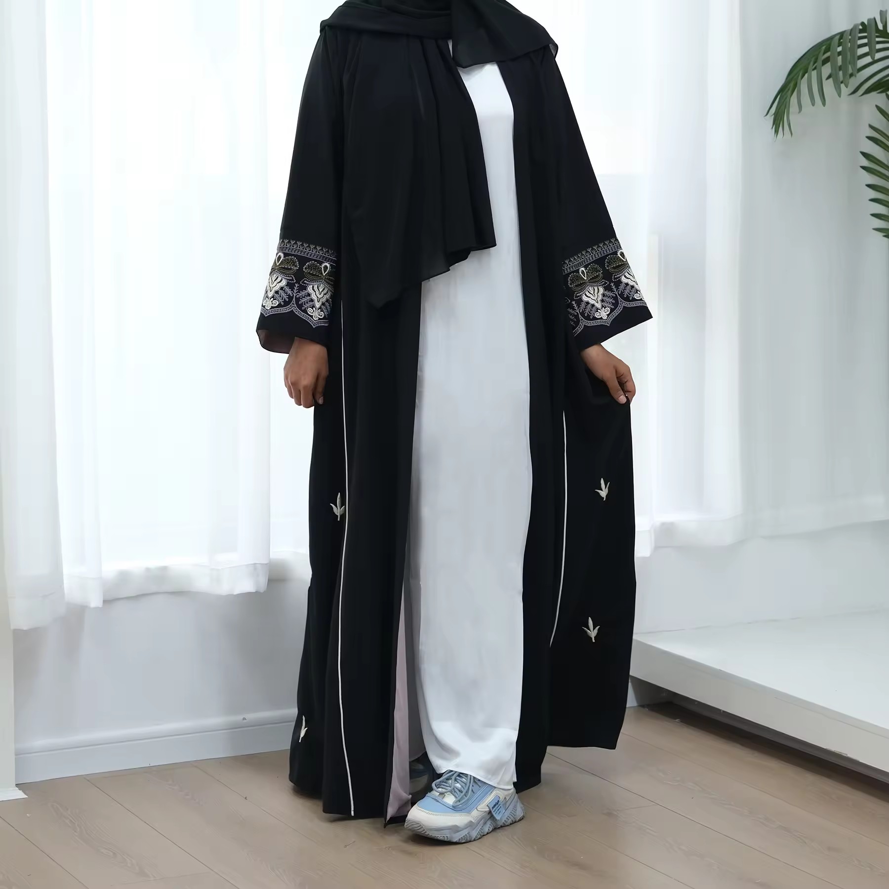 Mulheres de tamanho extragrand - Embroidery Kebaya avaliação e preço