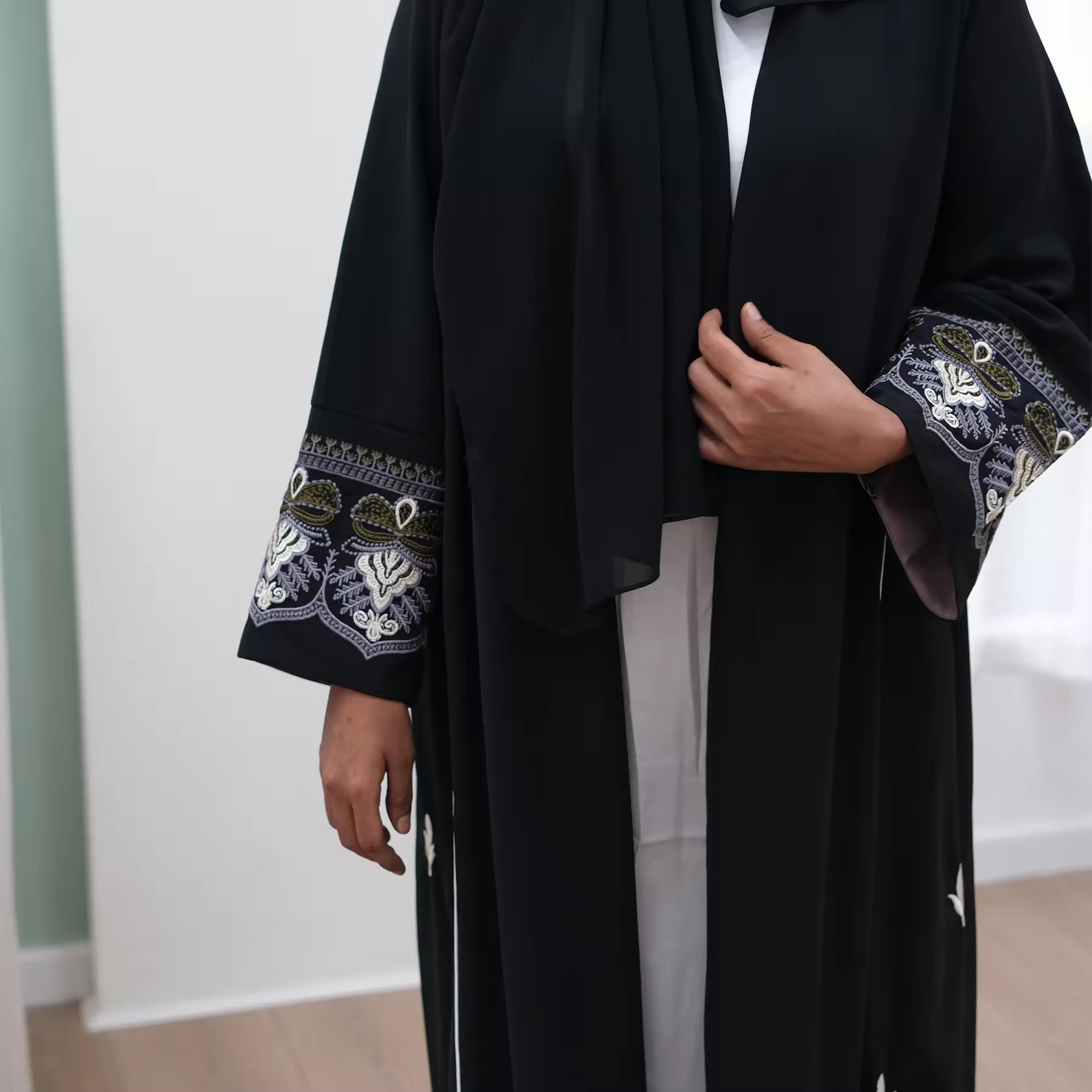 Mulheres de tamanho extragrand - Embroidery Kebaya avaliação e preço